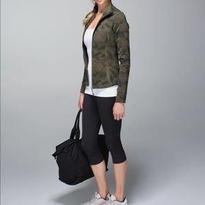 Lululemon *LIKE NEW* camo forme jacket